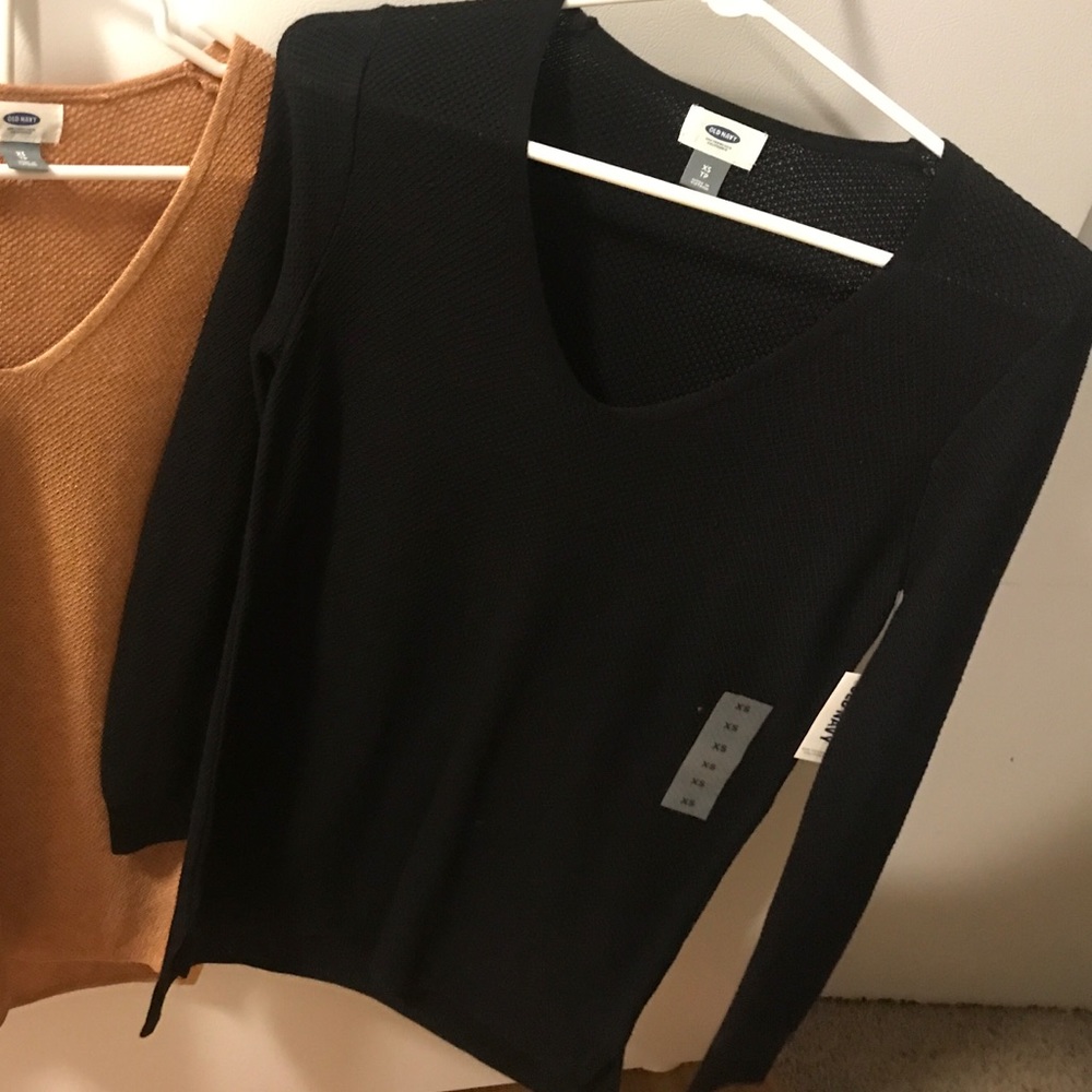 XS Old Navy black sweater